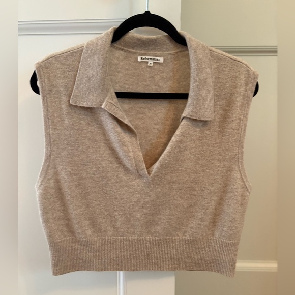 Reformation gezim collared sweater vest in oatmeal - Picture 7 of 9